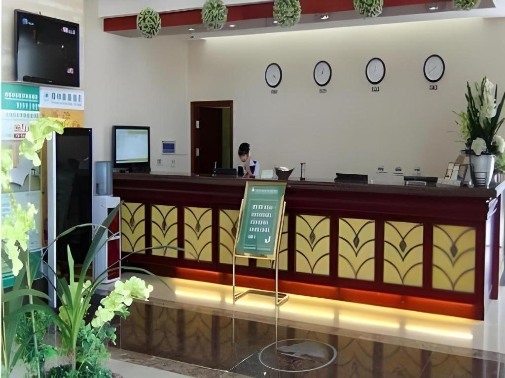 Greentree Inn Tianjin Wuqing Distric Bohai Market Bagian luar foto