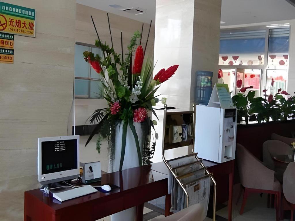 Greentree Inn Tianjin Wuqing Distric Bohai Market Bagian luar foto